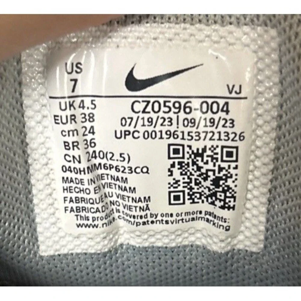 Nike Free Metcon 4 Running Shoes Womens Sz 7 Black Blue Pink Training Sneakers